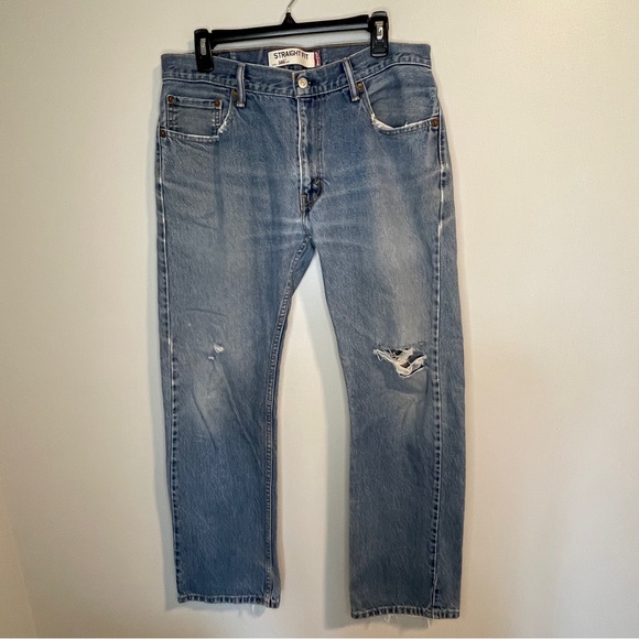 Levi's 505 Regular Fit Jeans Mens 33x32 Blue Denim Straight Med Wash DISTRESSED - Picture 1 of 7